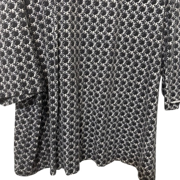 Catherines Womens‎ Black White Tunic Top 2X Abstract Geometric Stretch Mature - Picture 3 of 8